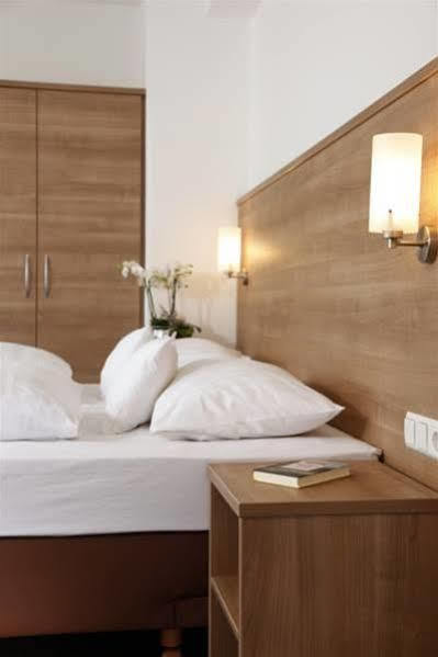 פרוידנשטאדט Hotel Warteck מראה חיצוני תמונה