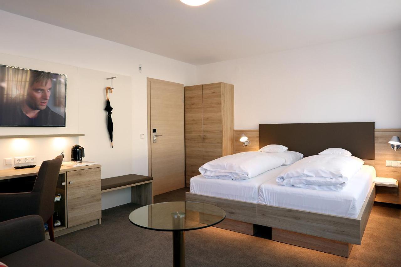 פרוידנשטאדט Hotel Warteck מראה חיצוני תמונה