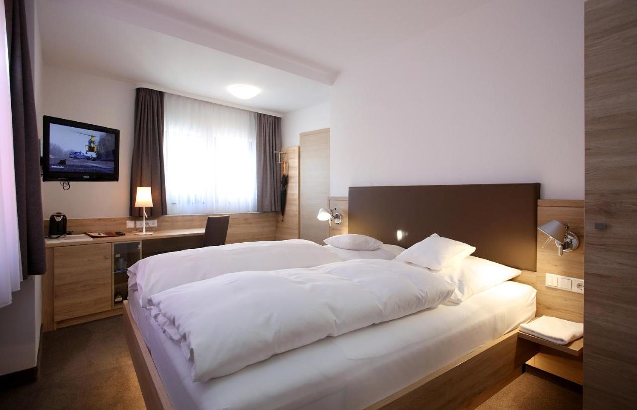 פרוידנשטאדט Hotel Warteck מראה חיצוני תמונה