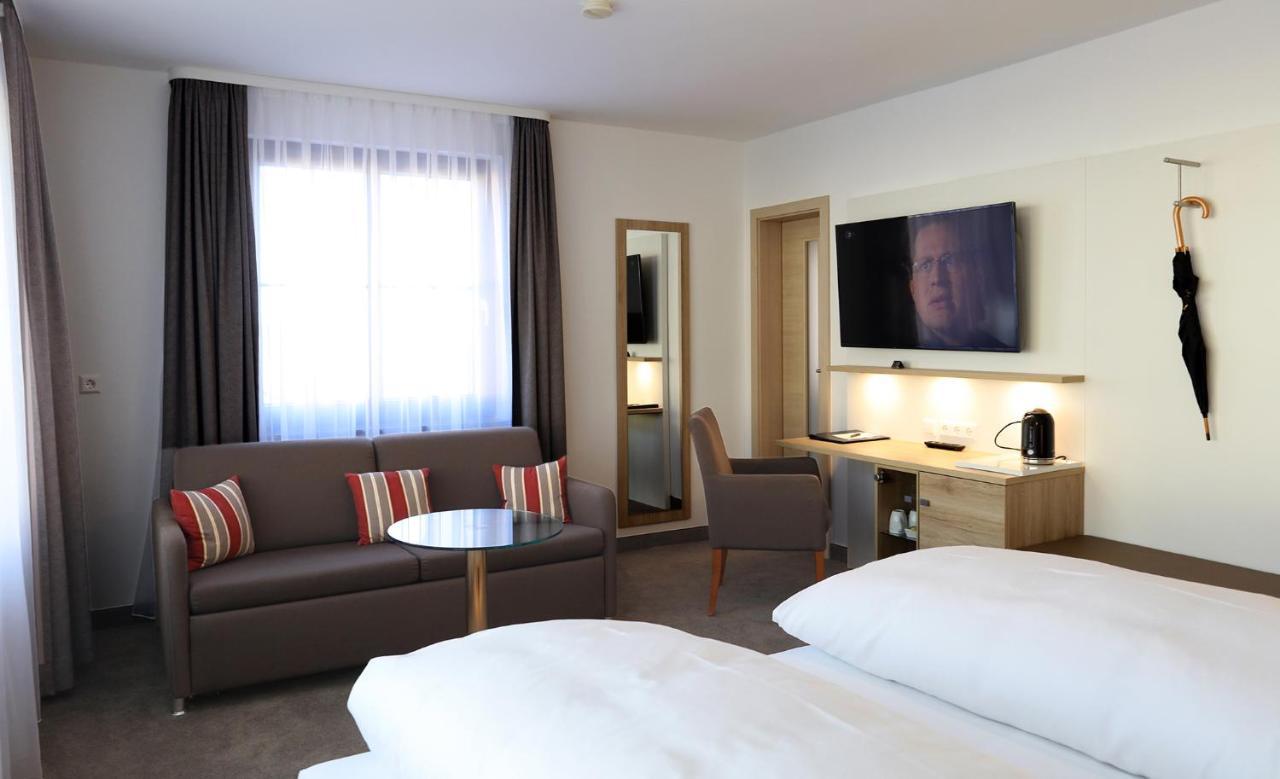 פרוידנשטאדט Hotel Warteck מראה חיצוני תמונה