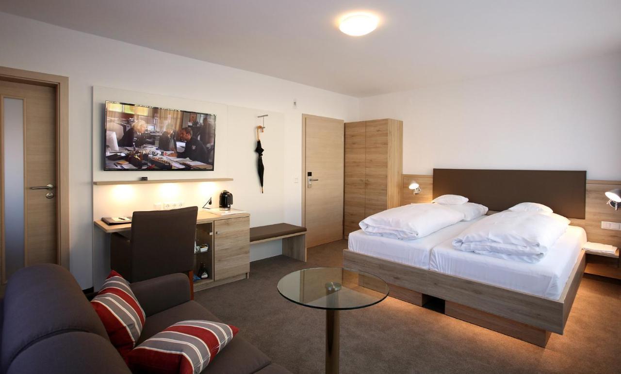 פרוידנשטאדט Hotel Warteck מראה חיצוני תמונה