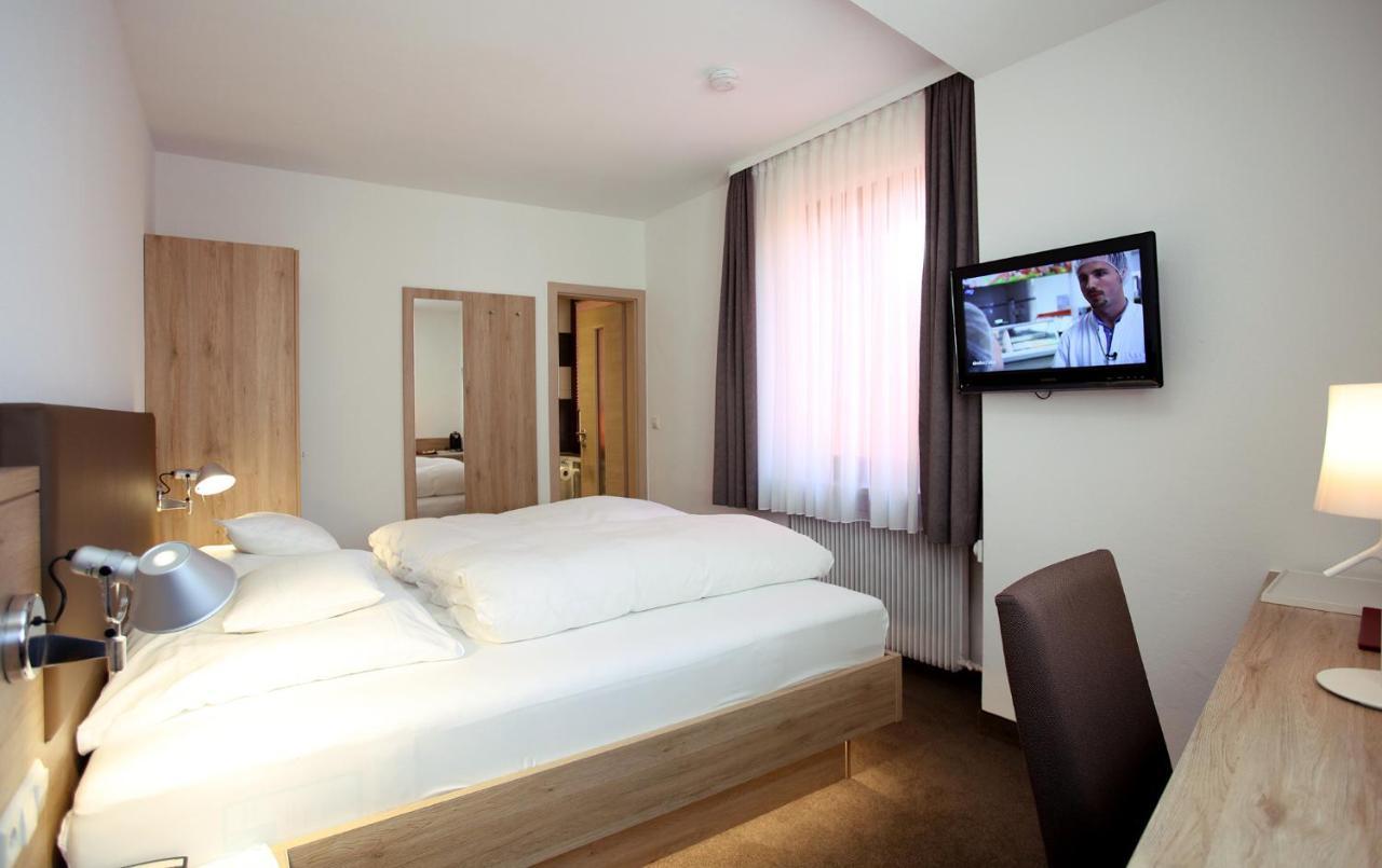 פרוידנשטאדט Hotel Warteck מראה חיצוני תמונה